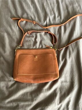 Madewell transport crossbody bag in English saddle.